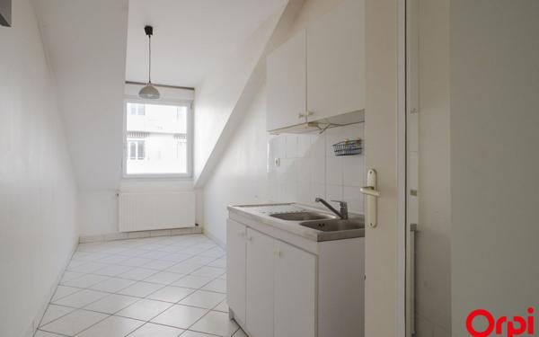 Appartement à louer    2 pièces •  Lyon 8
