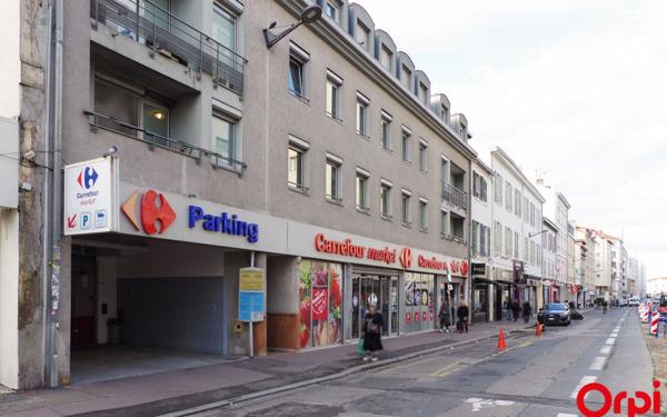 Appartement à louer    2 pièces •  Lyon 8