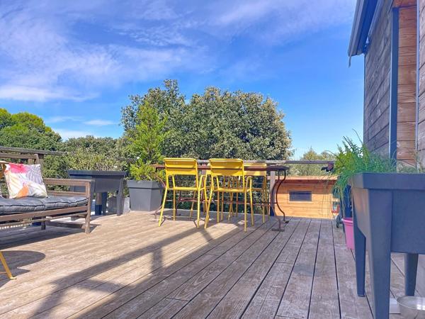 Maison contemporaine 3 chambres, 115 m² environs habitables