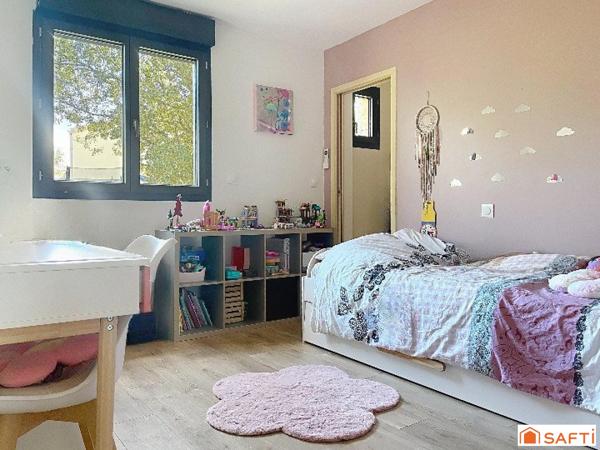 Maison contemporaine 3 chambres, 115 m² environs habitables