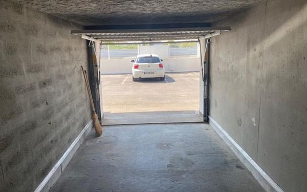 Stationnement à louer    16 m2 Castelnau-le-Lez