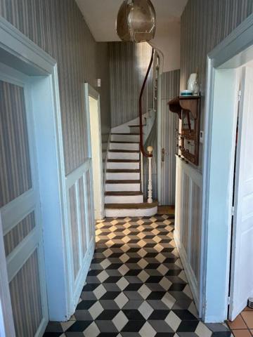 Secteur Bellême, en centre bourg, maison bourgeoise avec ateliers