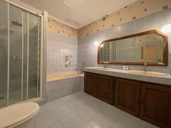 Secteur Bellême, en centre bourg, maison bourgeoise avec ateliers