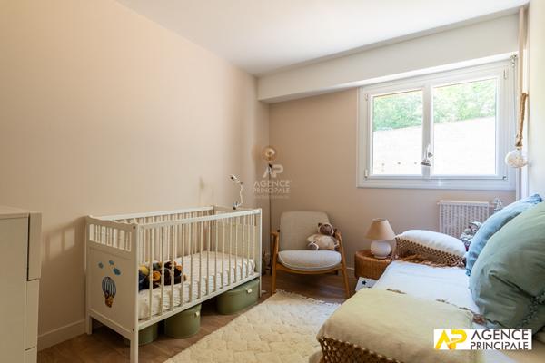 Appartement Le Mesnil Le Roi 4 pièce(s) 86.85 m2 399 500 € **  - Référence  13611