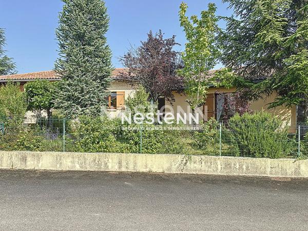 A VENDRE Maison Auch 4 chambres, jardin cloturé et arboré, vue dégagée, garage 70m2 en sous sol, véranda