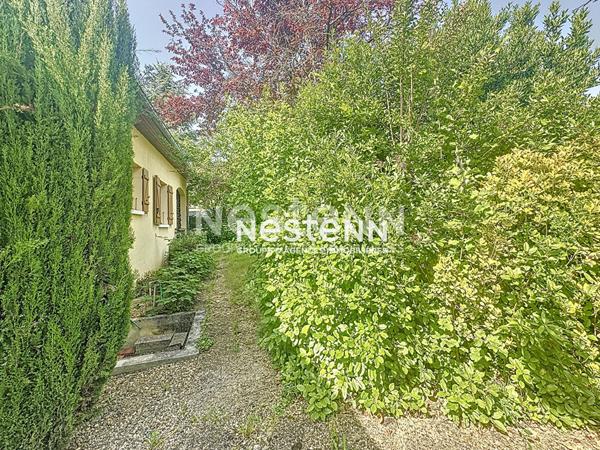 A VENDRE Maison Auch 4 chambres, jardin cloturé et arboré, vue dégagée, garage 70m2 en sous sol, véranda