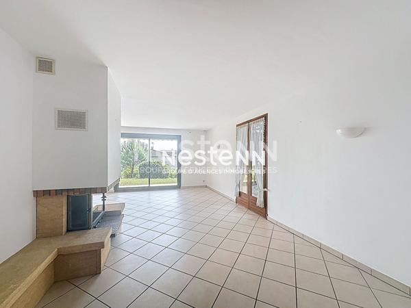 A VENDRE Maison Auch 4 chambres, jardin cloturé et arboré, vue dégagée, garage 70m2 en sous sol, véranda