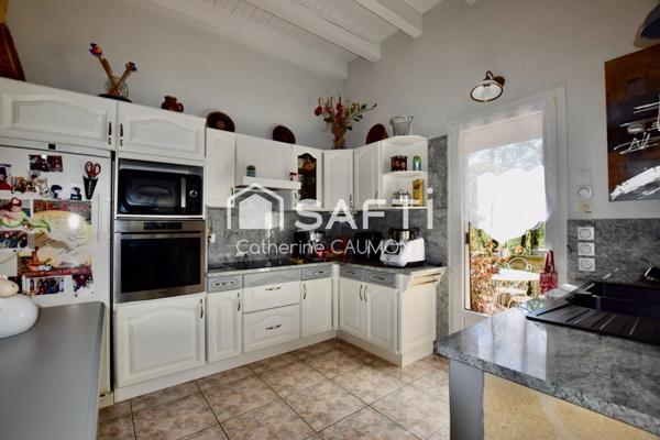 À la campagne, à 5 minutes de Castres, charmante maison avec bois