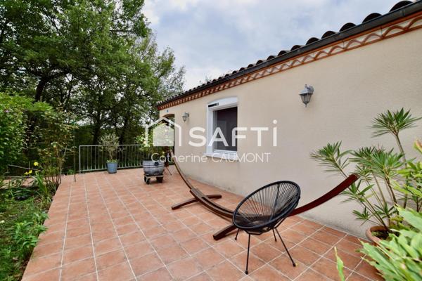 À la campagne, à 5 minutes de Castres, charmante maison avec bois