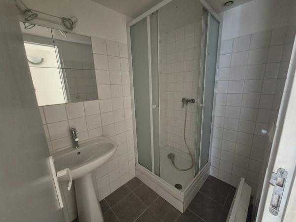 Vente                                                      Appartement
                        
                     2 pièces                      45 m2                     à Le Luc