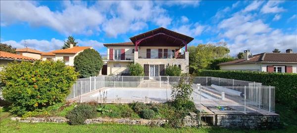 Maison à louer |  BOUTIERS ST TROJAN |  5 pièces | 191 m²