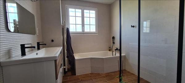 Maison à louer |  BOUTIERS ST TROJAN |  5 pièces | 191 m²