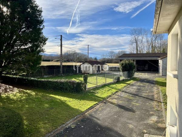 Maison + ferme rénovée sur 1 ha avec bois