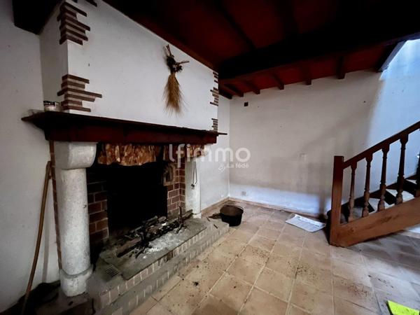 Maison + ferme rénovée sur 1 ha avec bois