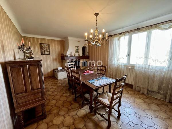 Maison + ferme rénovée sur 1 ha avec bois