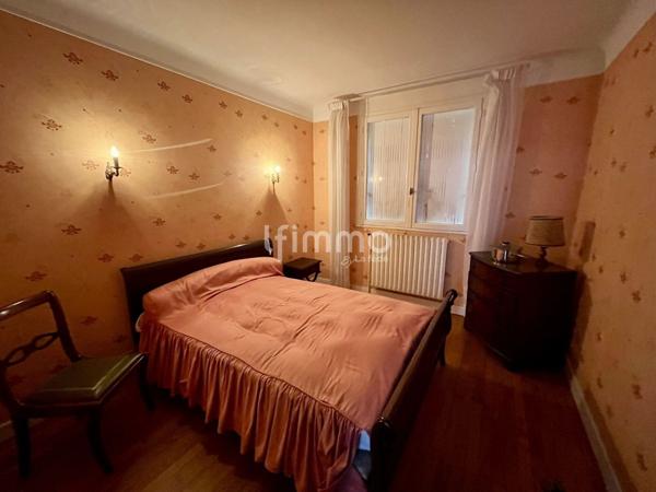 Maison + ferme rénovée sur 1 ha avec bois