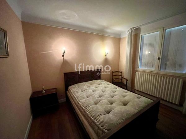 Maison + ferme rénovée sur 1 ha avec bois