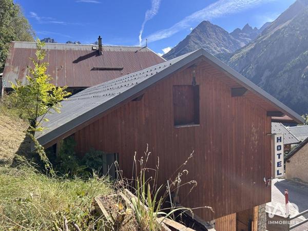 Murs commerciaux  à vendre 251 m² Saint-Christophe-en-Oisans
