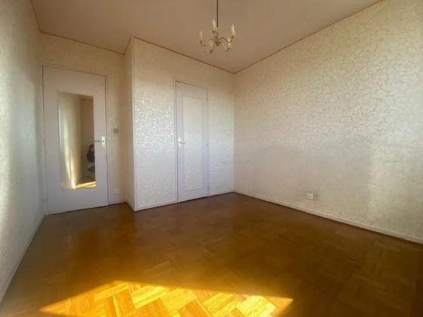 APPARTEMENT T2 A LOUER - ST GENIS LAVAL Centre-Bourg 69.5 m 2 975 € charges comprises par mois