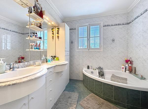 Charmante maison de 165 m² avec combles aménageables Montauban secteur Birac