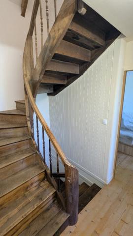 Maison en pierres avec jardin, verger et terrain