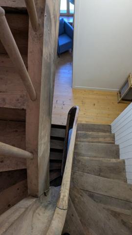 Maison en pierres avec jardin, verger et terrain