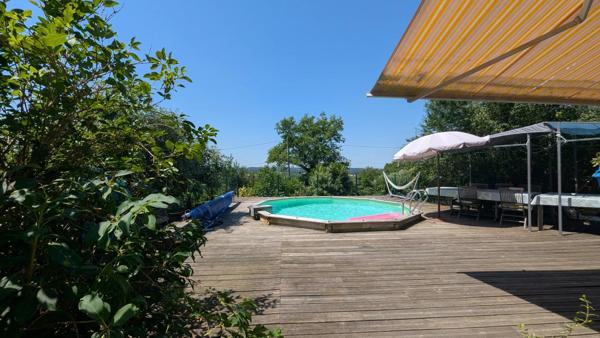 Vente                                                      Maison
                        
                     8 pièces                      228 m2                     à Pierrefitte-Ès-Bois