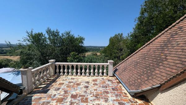 Vente                                                      Maison
                        
                     8 pièces                      228 m2                     à Pierrefitte-Ès-Bois