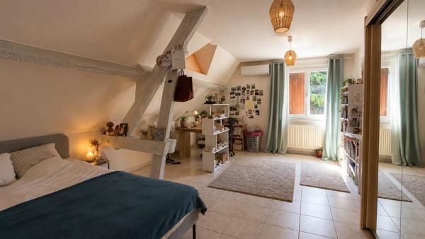 Vente                                                      Maison
                        
                     8 pièces                      228 m2                     à Pierrefitte-Ès-Bois