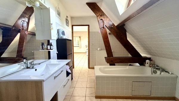 Vente                                                      Maison
                        
                     8 pièces                      228 m2                     à Pierrefitte-Ès-Bois