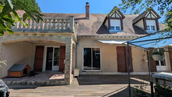 Vente                                                      Maison
                        
                     8 pièces                      228 m2                     à Pierrefitte-Ès-Bois