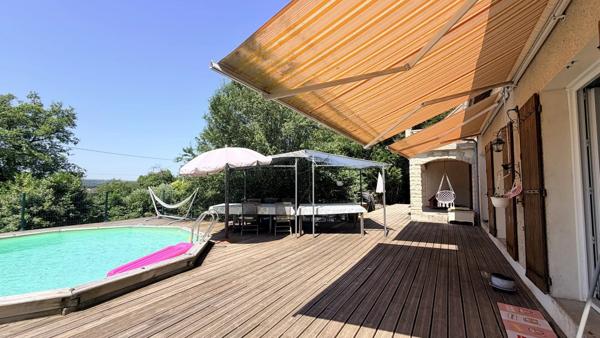 Vente                                                      Maison
                        
                     8 pièces                      228 m2                     à Pierrefitte-Ès-Bois