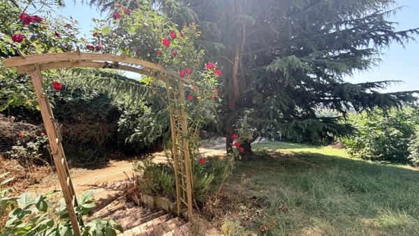 Vente                                                      Maison
                        
                     8 pièces                      228 m2                     à Pierrefitte-Ès-Bois