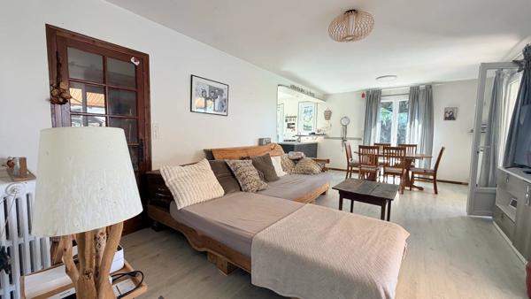 Vente                                                      Maison
                        
                     8 pièces                      228 m2                     à Pierrefitte-Ès-Bois