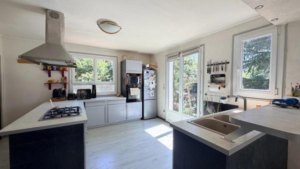 Vente                                                      Maison
                        
                     8 pièces                      228 m2                     à Pierrefitte-Ès-Bois