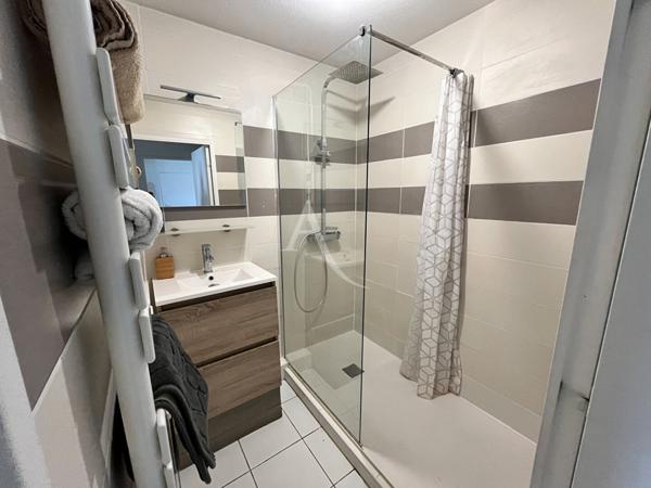 Appartement T2 avec deux balcons et parking Pau Nord proche université