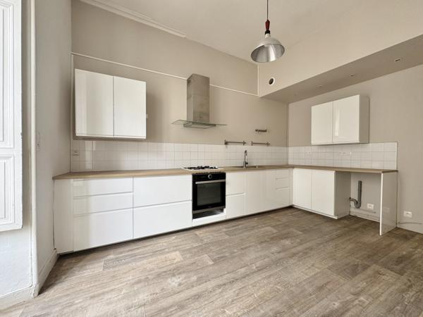 Appartement  5 pièce(s)  3 chambre(s)  156.38 m²