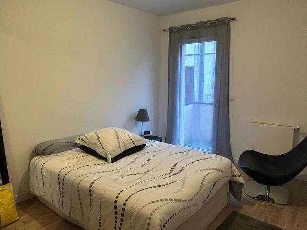 Location                                                      Appartement
                        
                     2 pièces                      45 m2                     à Le Coudray