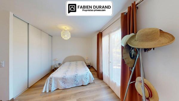 Villa contemporaine de 2021  Piscine balinaise  panneaux solaires  Draguignan