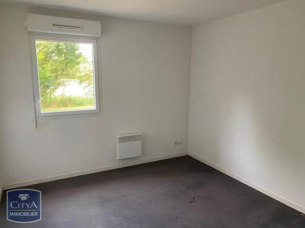 Appartement à louer 2 pièces 48.1m² Niort (79000)