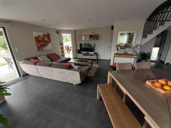 Maison à vendre à Écommoy dans la Sarthe (72220), ref : 023/2079