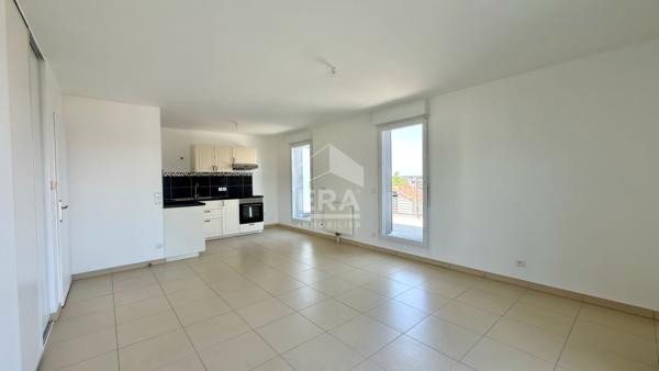 APPARTEMENT F2 À ATHIS-MONS, DERNIER ÉTAGE AVEC TERRASSE