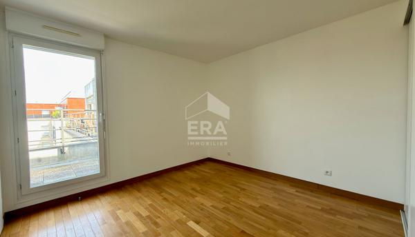 APPARTEMENT F2 À ATHIS-MONS, DERNIER ÉTAGE AVEC TERRASSE