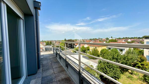 APPARTEMENT F2 À ATHIS-MONS, DERNIER ÉTAGE AVEC TERRASSE