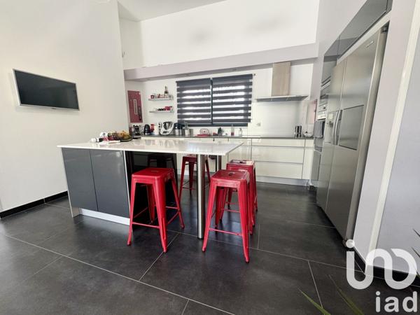 Maison 7 pièces de 218 m² à La Brède (33650)