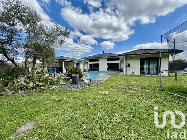 Maison 7 pièces de 218 m² à La Brède (33650)