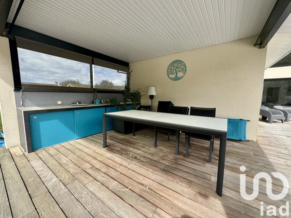 Maison 7 pièces de 218 m² à La Brède (33650)