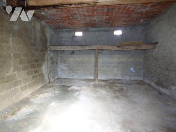 Centre, garage pour un véhicule