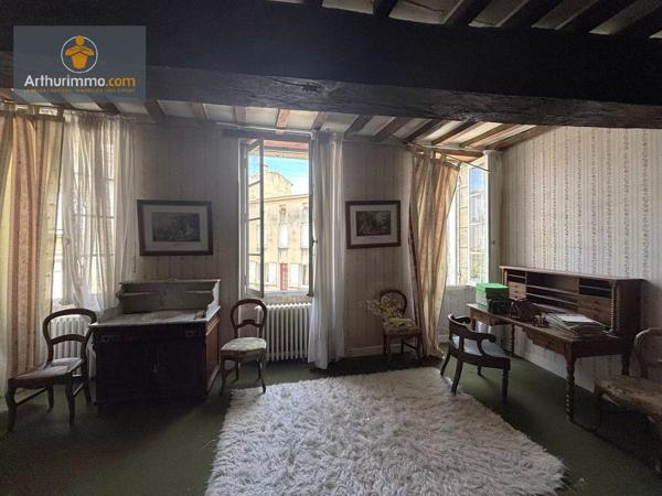 Vente                                                      Maison de village
                        
                     6 pièces                                         à Sainte-Bazeille
