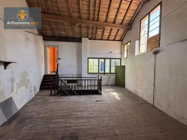 Vente                                                      Maison de village
                        
                     6 pièces                                         à Sainte-Bazeille